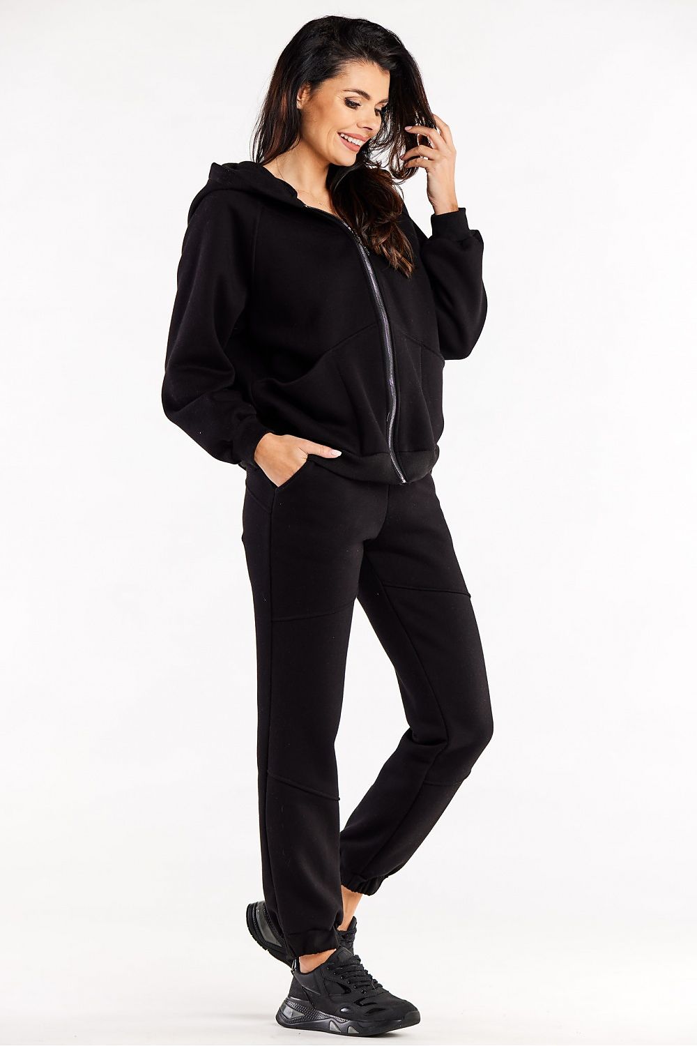   Spodnie Dresowe Model M325 Black - Infinite You 