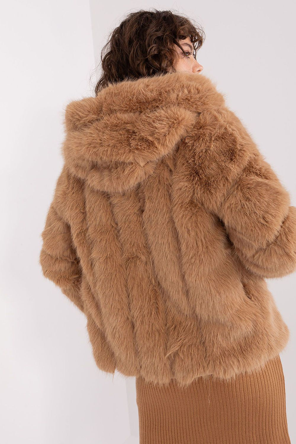   Kurtka Damska Model AT-KR-2386.00P Camel - AT 