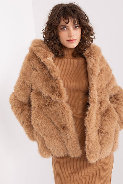   Kurtka Damska Model AT-KR-2386.00P Camel - AT 