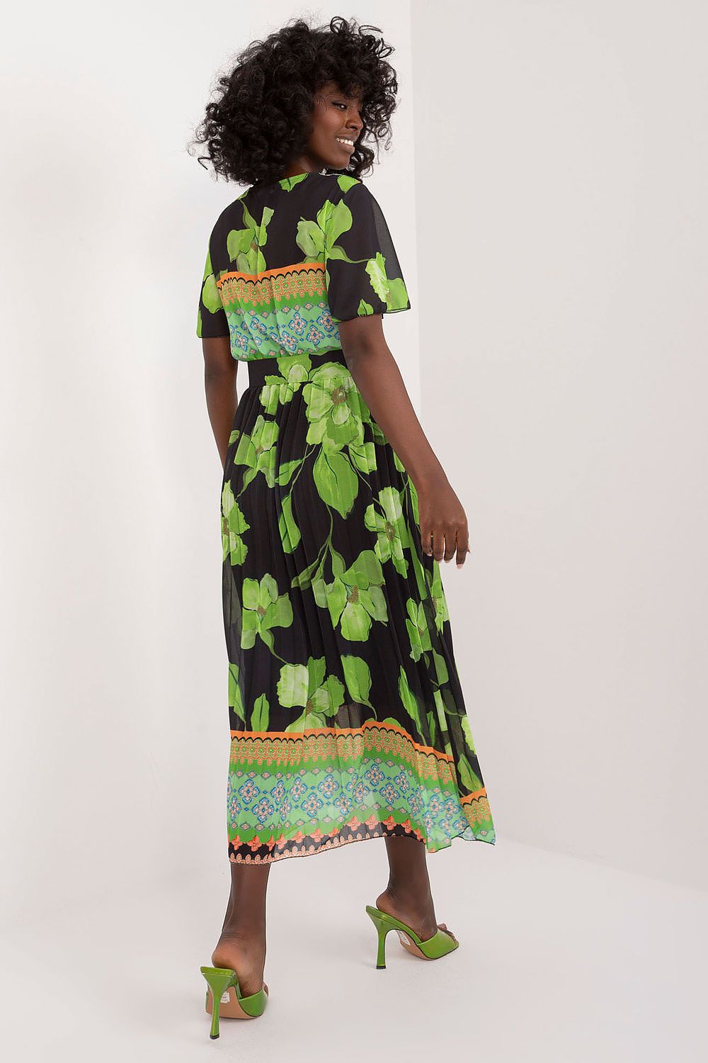  Sukienka Model DHJ-SK-11331-5.19 Black/Green - Italy Moda 