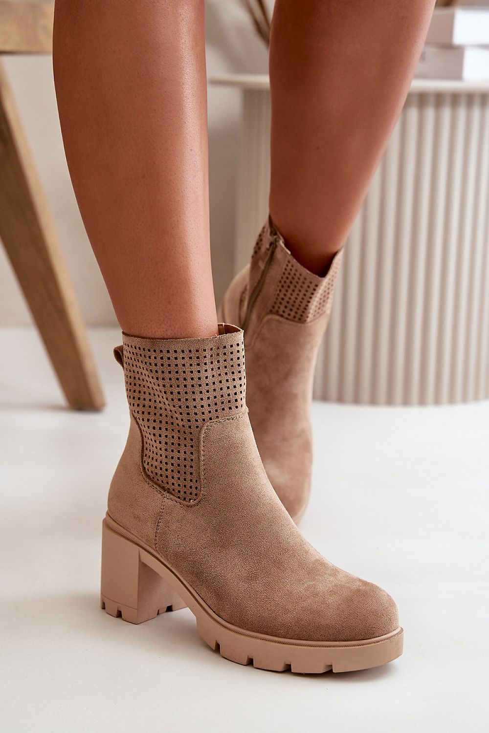   Botki Model Rashmi RMR23108A-18 Beige - Step in style 