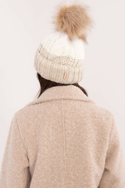   Czapka Model JK-CZ-52.31 Beige - Rue Paris 