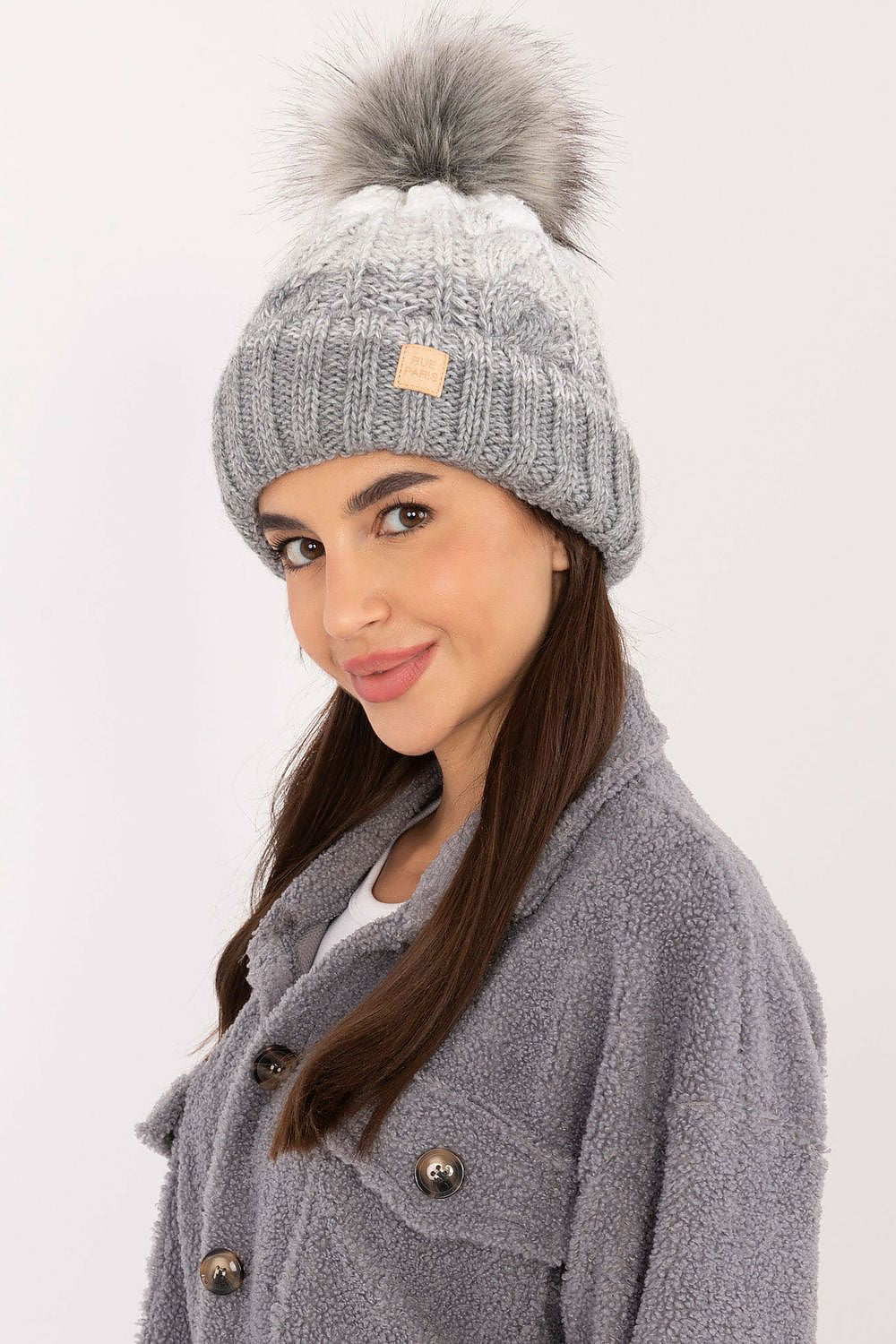   Czapka Model JK-CZ-52.31 Grey - Rue Paris 