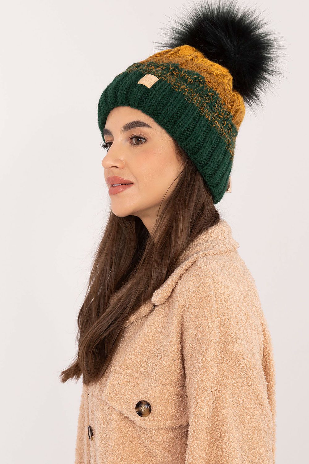   Czapka Model JK-CZ-52.17 Dark Green - Rue Paris 