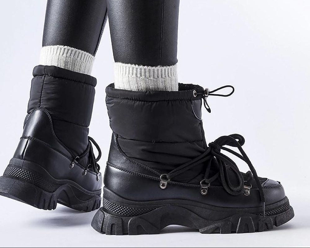   Czarne ocieplane śniegowce Aubine - Solea 