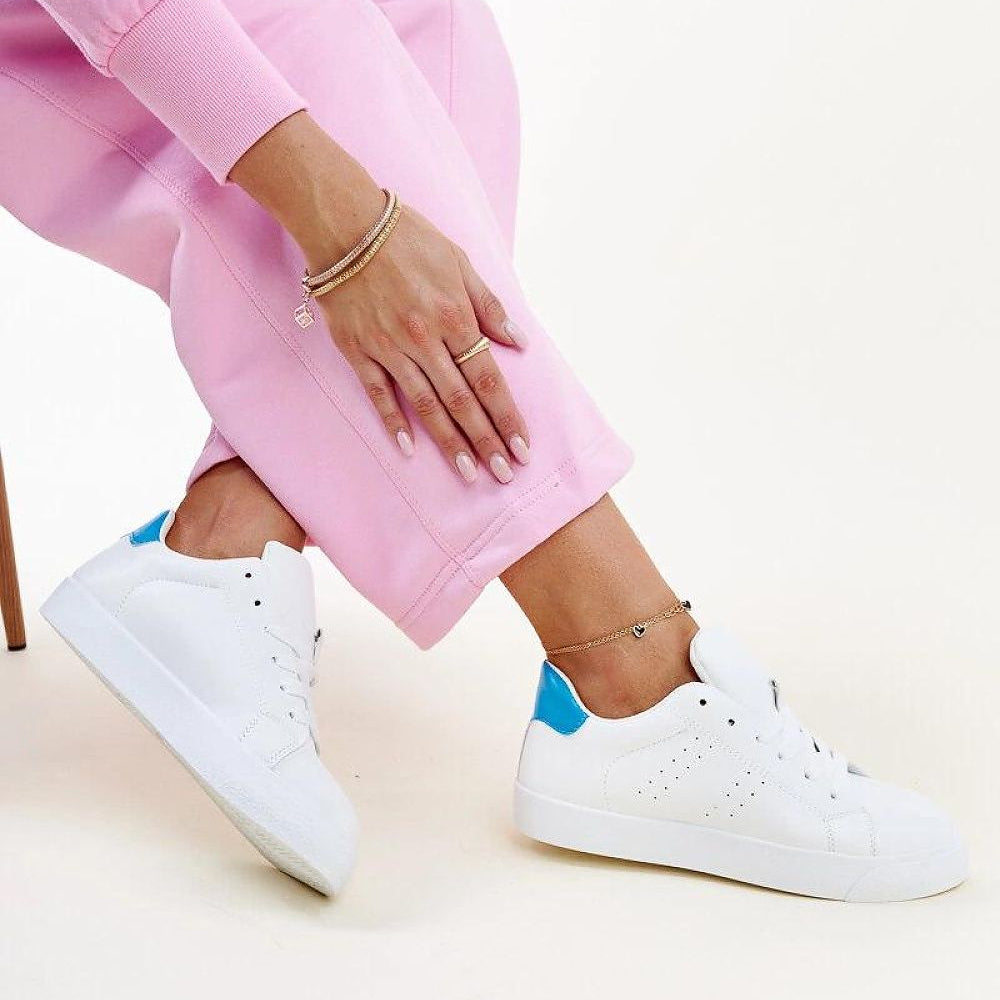   Biało-niebieskie sneakersy Akila - Solea 