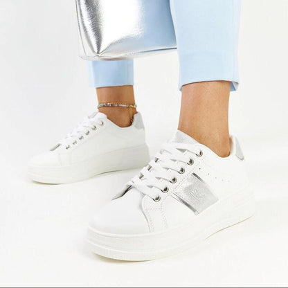   Biało-srebrne sneakersy na grubszej podeszwie Finestra - Solea 