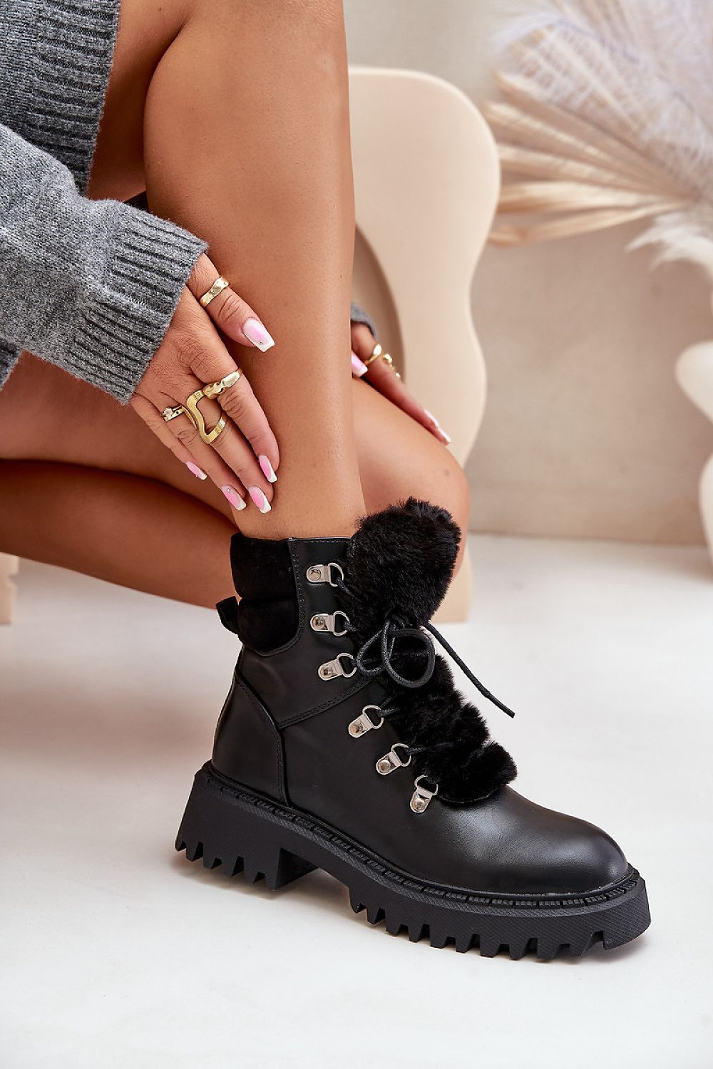   Trapery Model Willatta 1659 Black - Step in style 