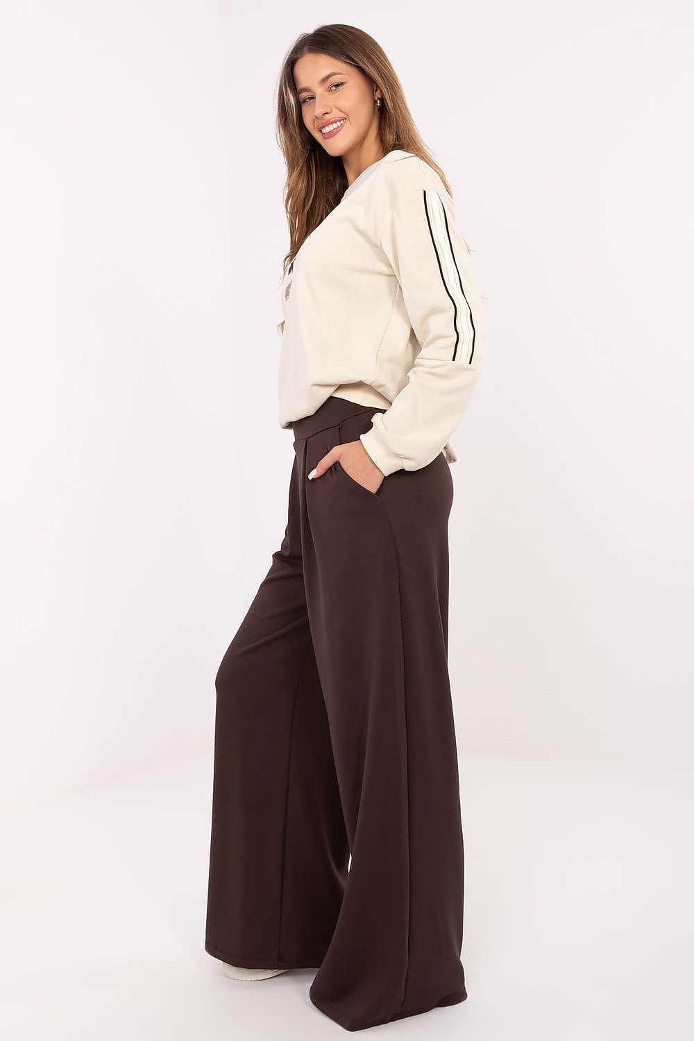  Spodnie Dresowe Model RV-DR-A613.69 Dark Brown - Relevance 