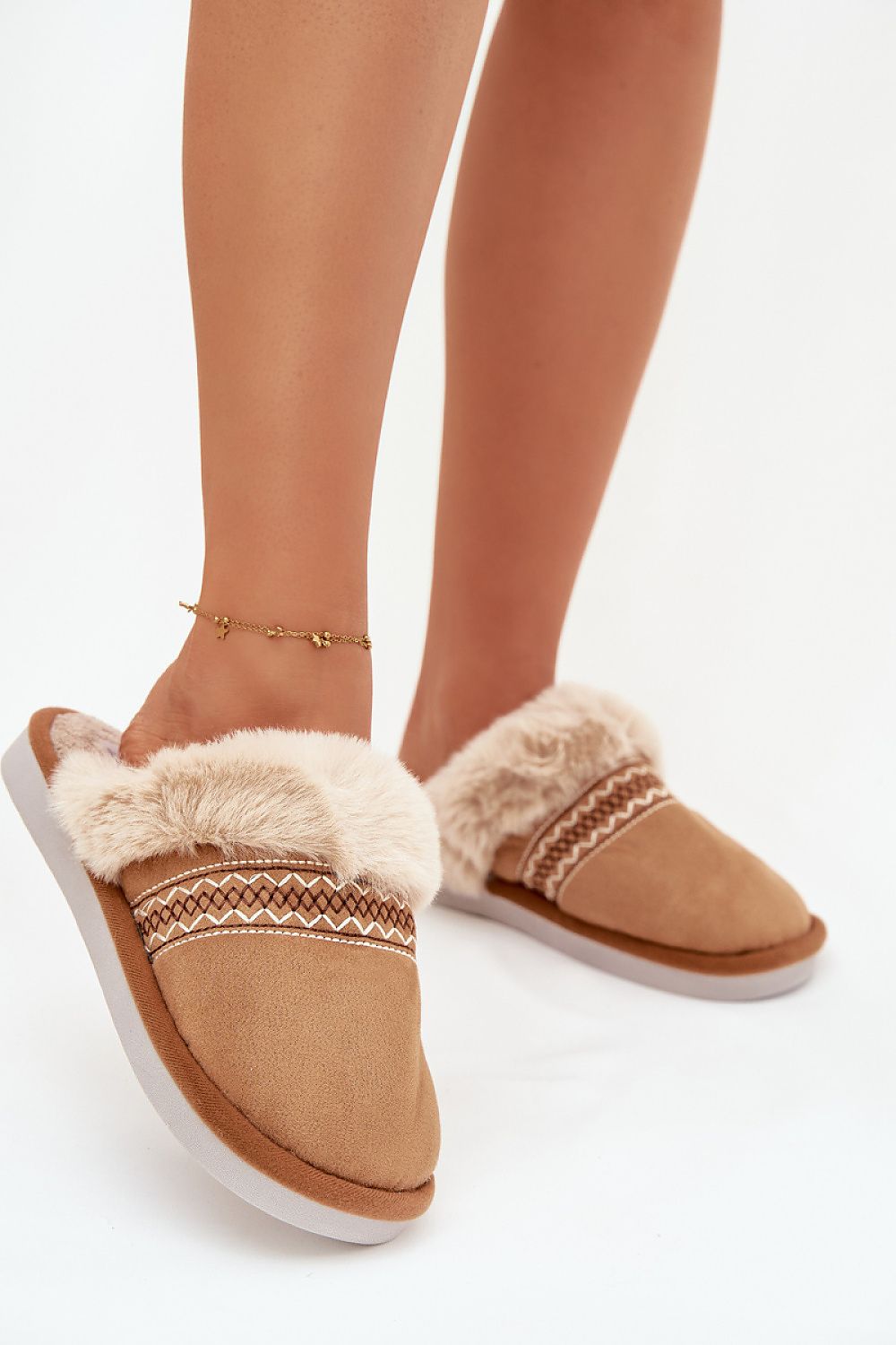   Kapcie Model Devianne WIS255224-0 Brown - Step in style 