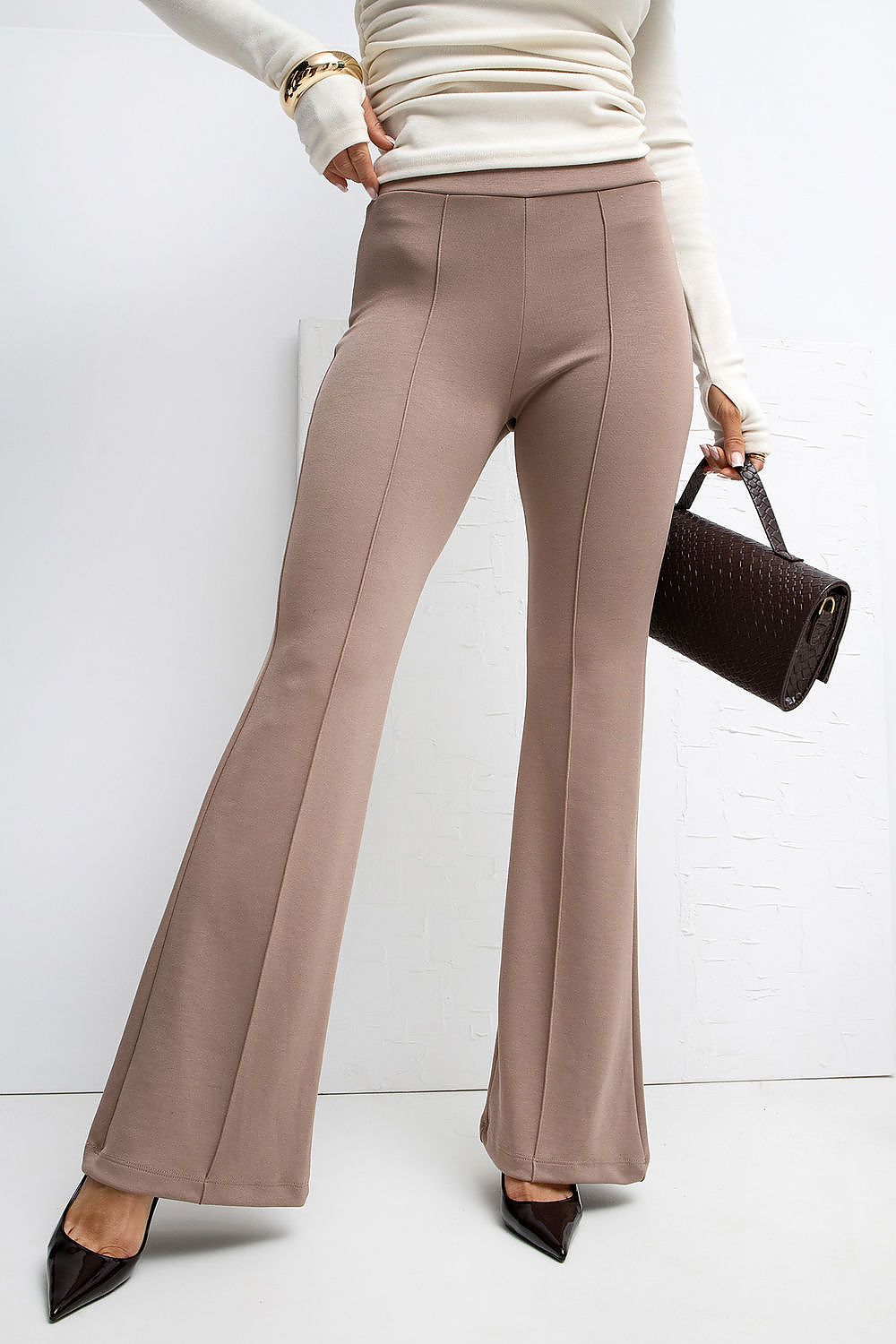  Spodnie Dresowe Model RV-DR-A1060.03P Dark Beige - Rue Paris 