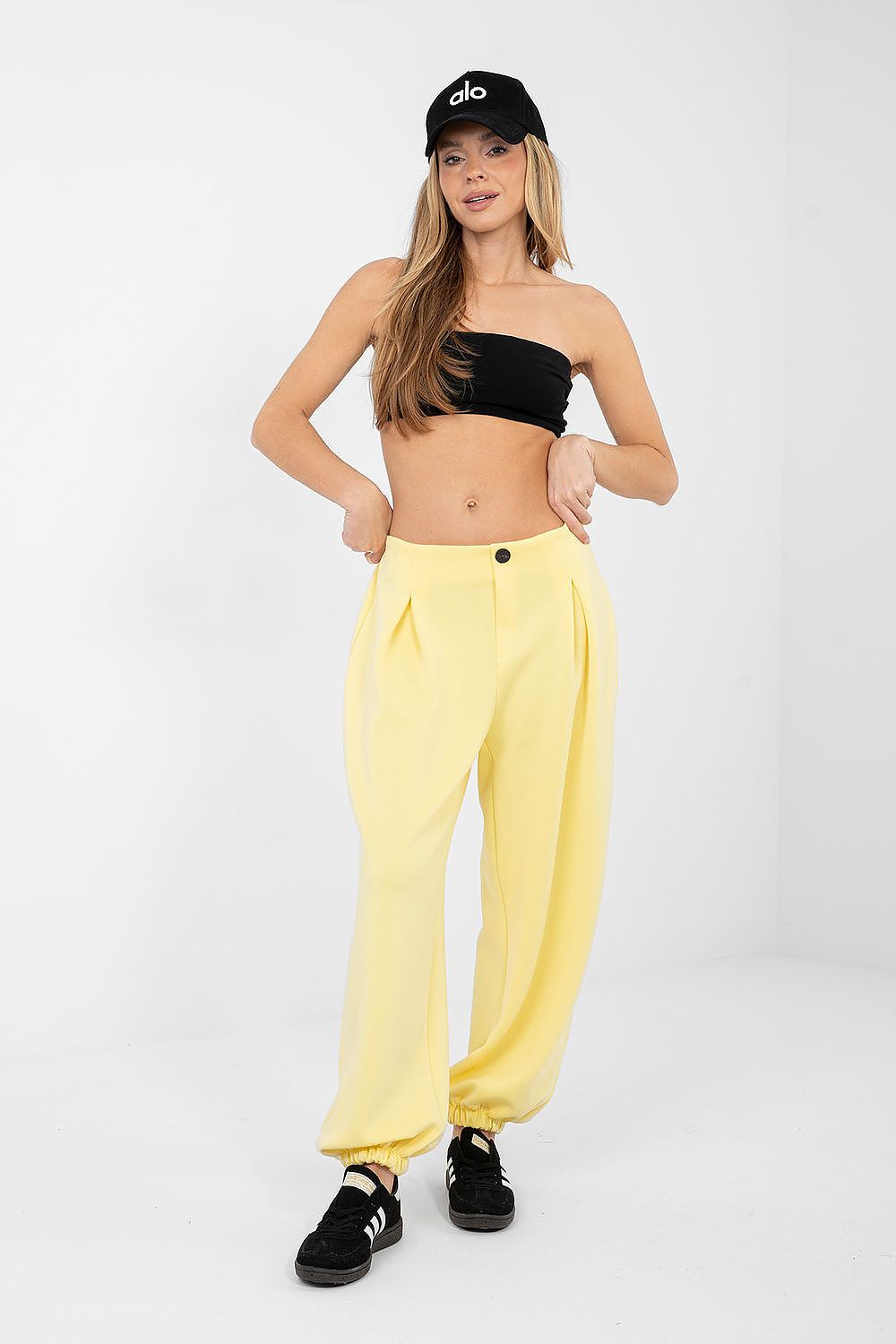  Spodnie Dresowe Model IT-SP-9995.12P Light Yellow - Italy Moda 