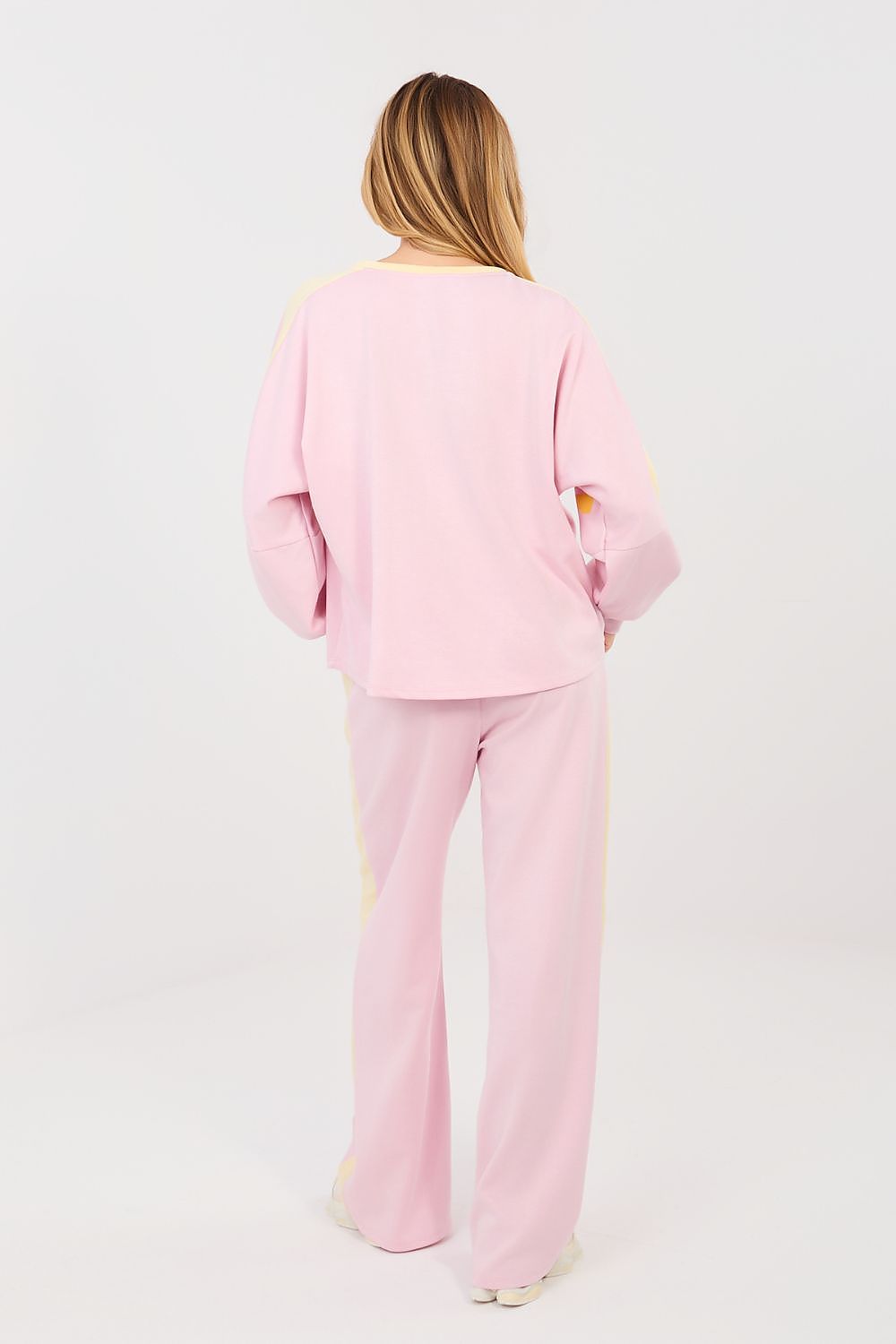  Spodnie Komplet Model IT-KMPL-22177.21P Light Pink - Rue Paris 