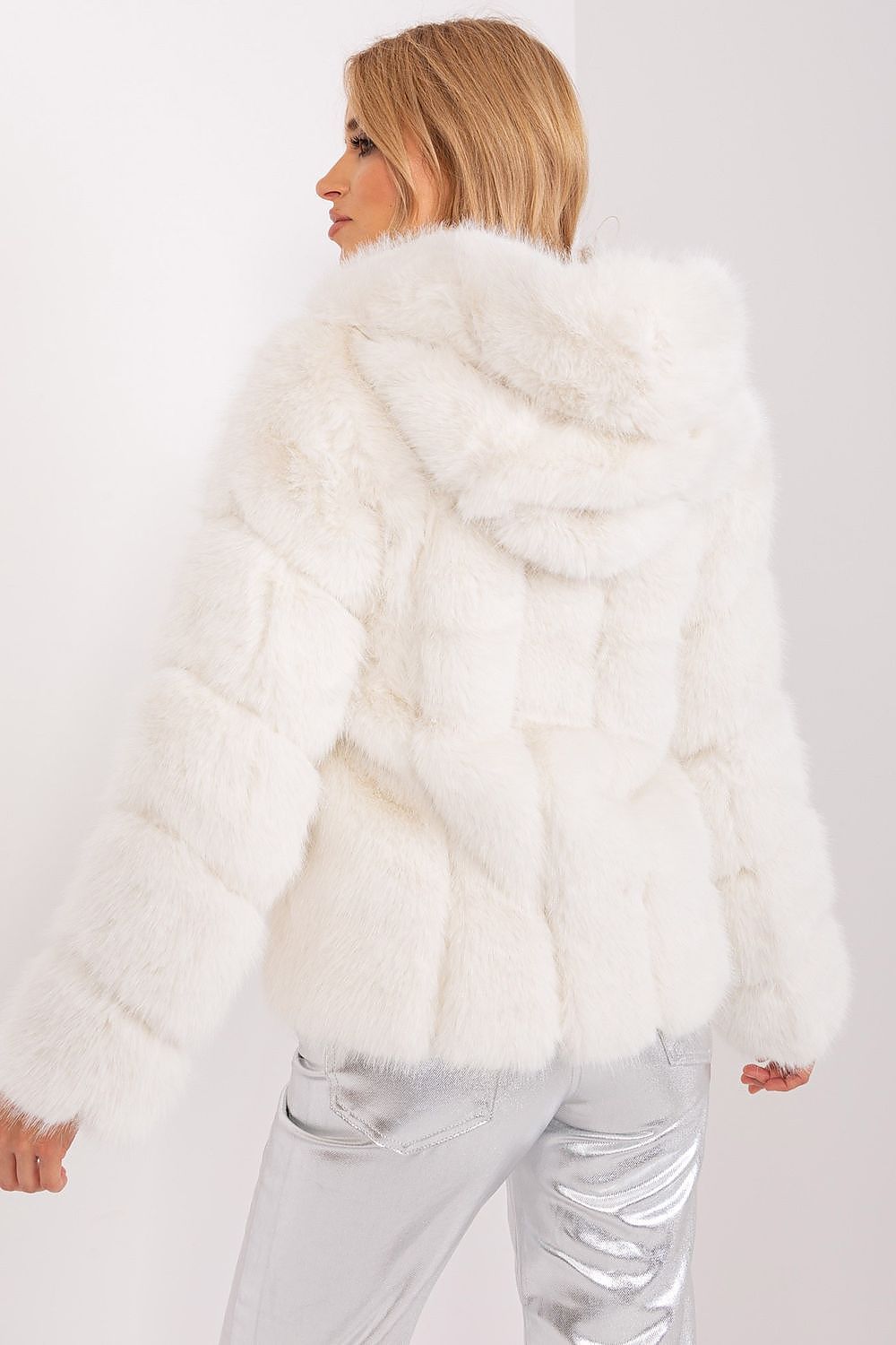   Kurtka Damska Model AT-KR-2386.00P Ecru - AT 